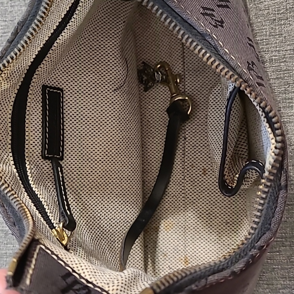 Dooney & Bourke Mini Hobo Shoulder Bag. - Picture 3 of 10